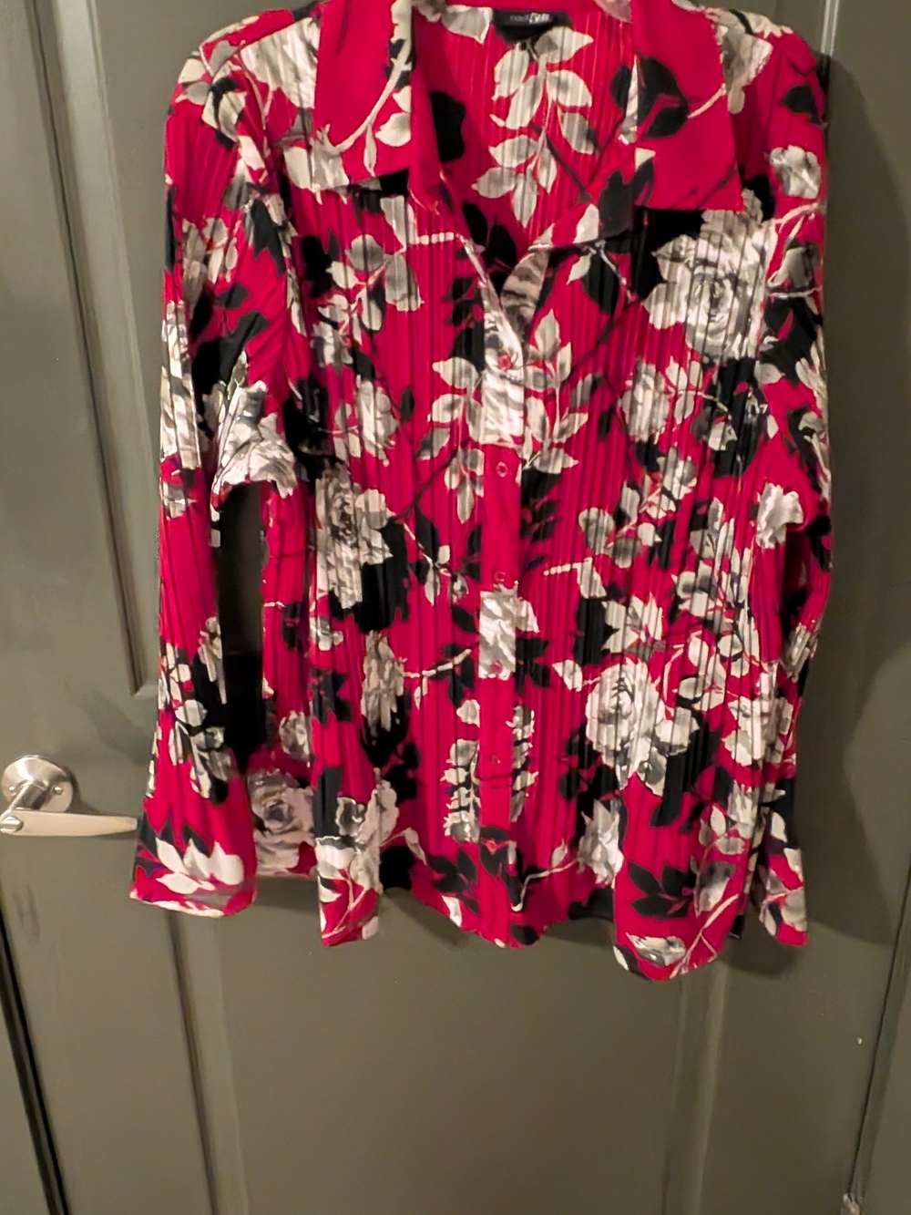 East 5th Red Floral Pleated Button-Front